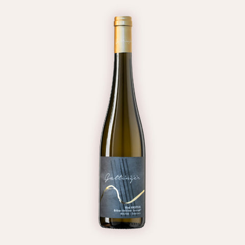 Eine 750 ml Flasche Grüner Veltliner Ried Kreutles Smaragd 2024  vom Winzer Simon Gattinger aus der Region Niederösterreich in Österreich.