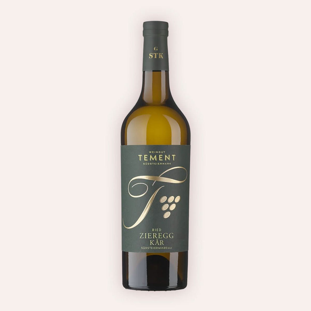 Eine 750 ml Flasche Sauvignon Blanc Ried ZIEREGG KÄR GSTK Biodyn 2022vom Winzer Tement aus der Südsteiermark in Österreich.