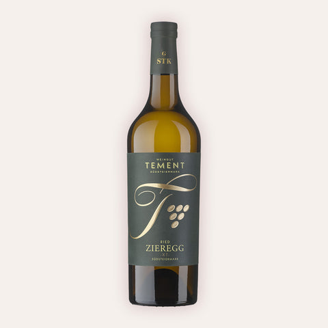 Eine 750 ml Flasche Sauvignon Blanc Ried Zieregg XT GSTK Bio 2018vom Winzer Tement aus der Südsteiermark in Österreich.