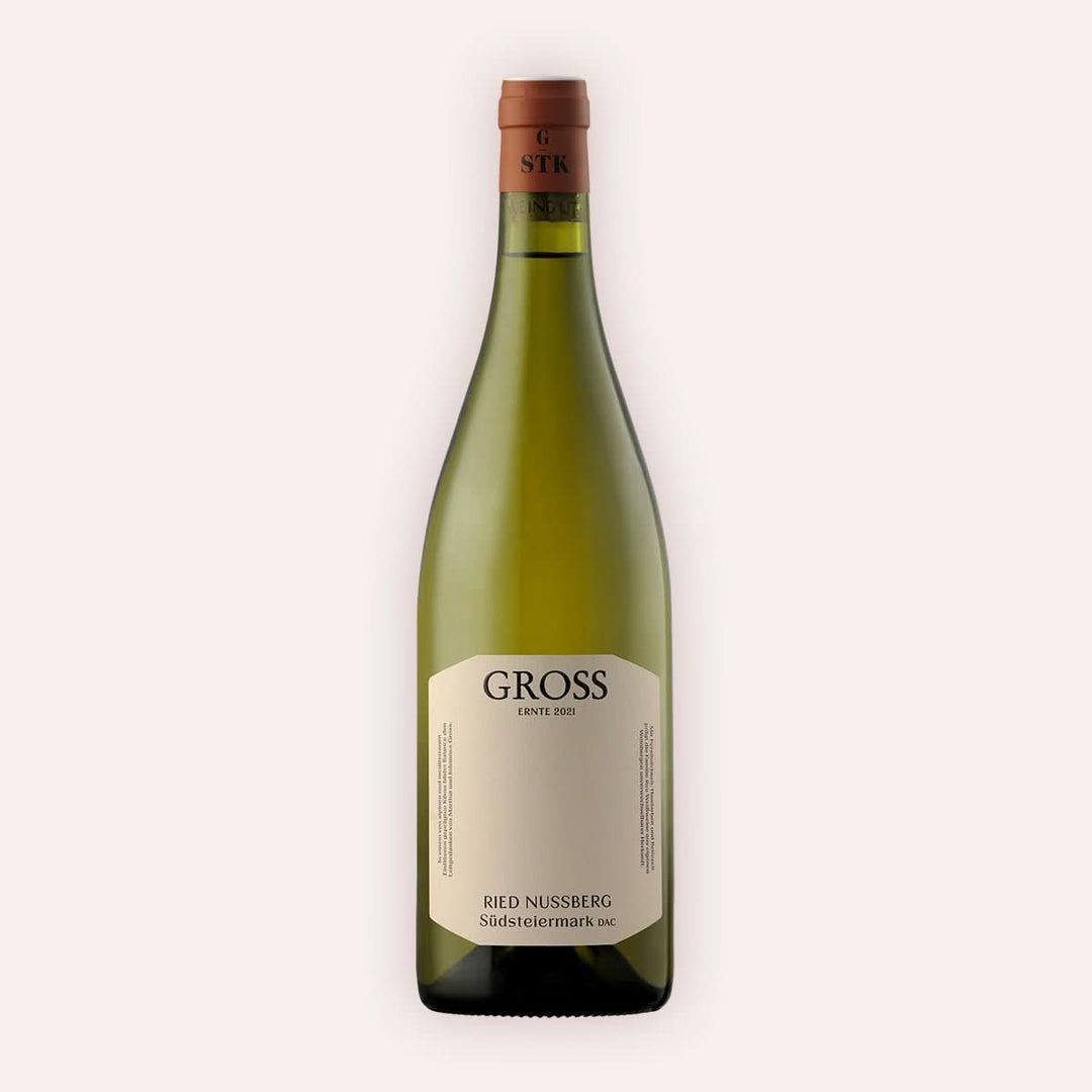 Eine 750 ml Flasche Sauvignon Blanc Ried Nussberg GSTK 2021 vom Winzer Gross aus der Region Steiermark in Österreich.