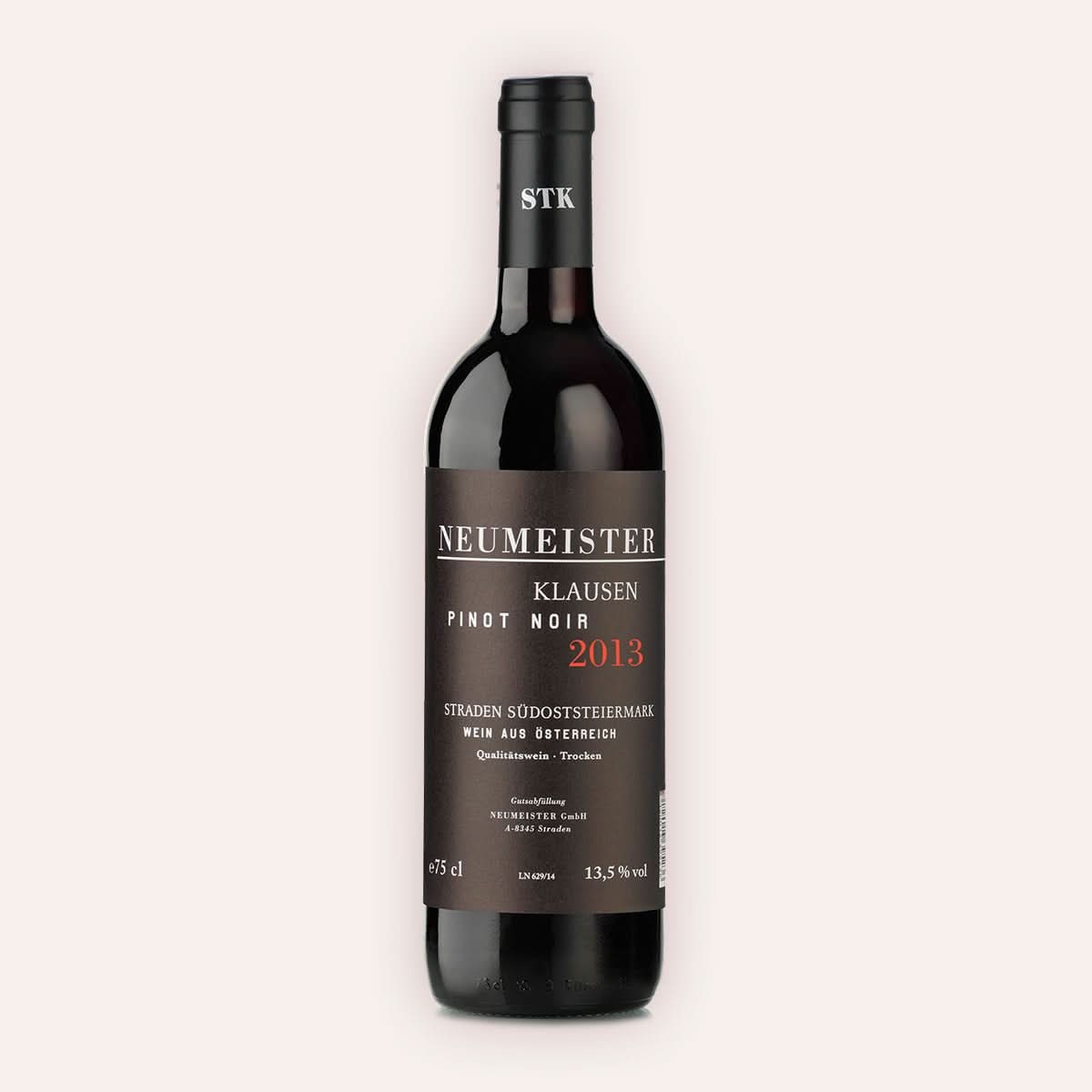Eine 750 ml Flasche Pinot Noir Steiermark 2013vom Winzer Neumeister aus der Vulkanland Steiermark in Österreich.