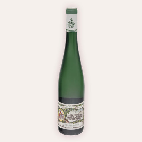 Eine 750 ml Flasche Riesling Alte Reben trocken Schlosskeller-Reserve 2018vom Winzer Maximin Grünhaus aus der Mertesdorf in Deutschland.