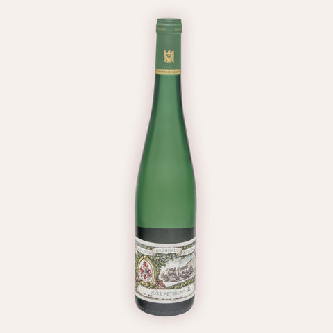 Eine 750 ml Flasche Riesling GG Abtsberg Schlosskeller-Reserve 2022vom Winzer Maximin Grünhaus aus der Mertesdorf in Deutschland.