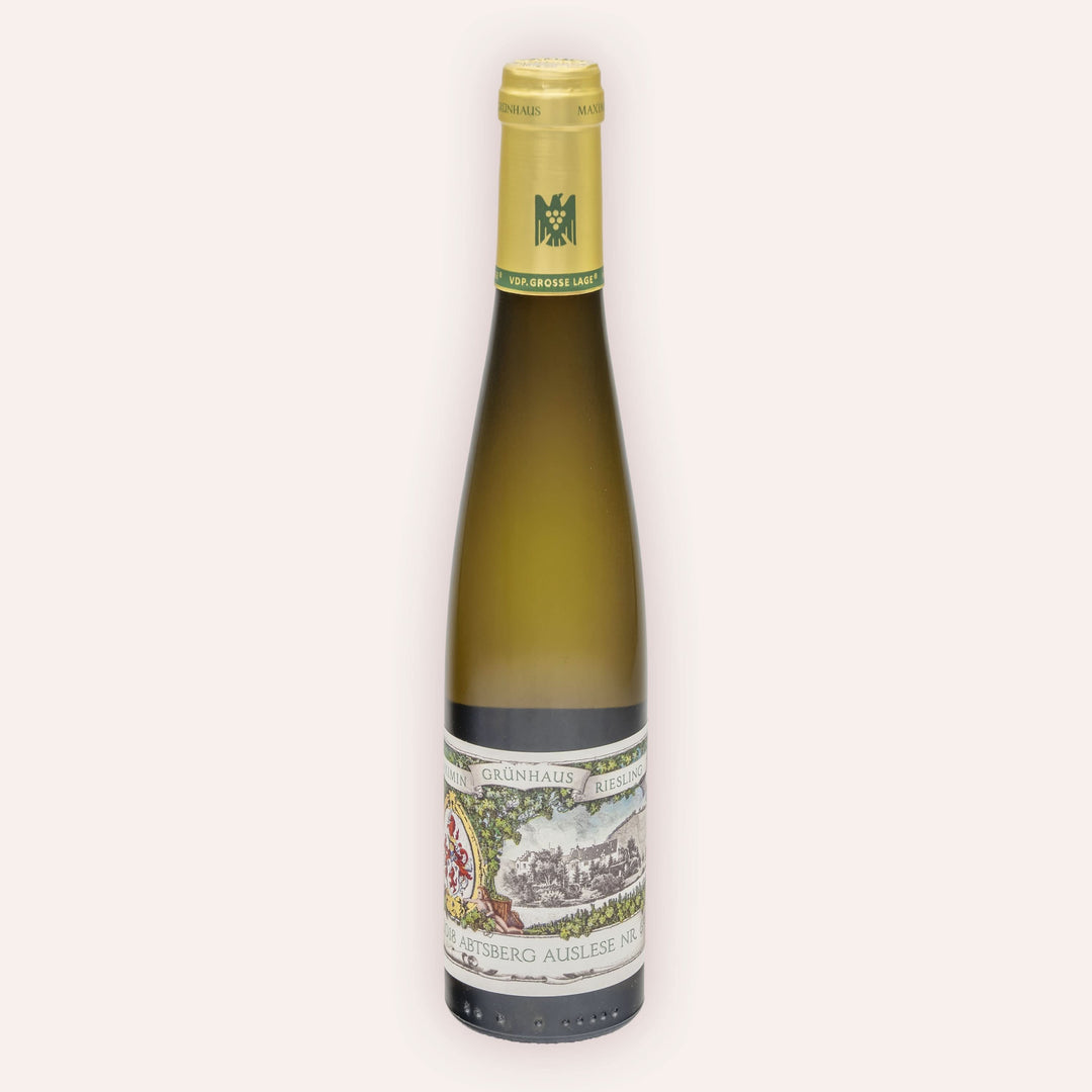 Eine 375 ml Flasche Riesling Abtsberg Auslese Nr. 69 Schlosskeller-Reserve 2018 Halbflaschevom Winzer Maximin Grünhaus aus der Mertesdorf in Deutschland.