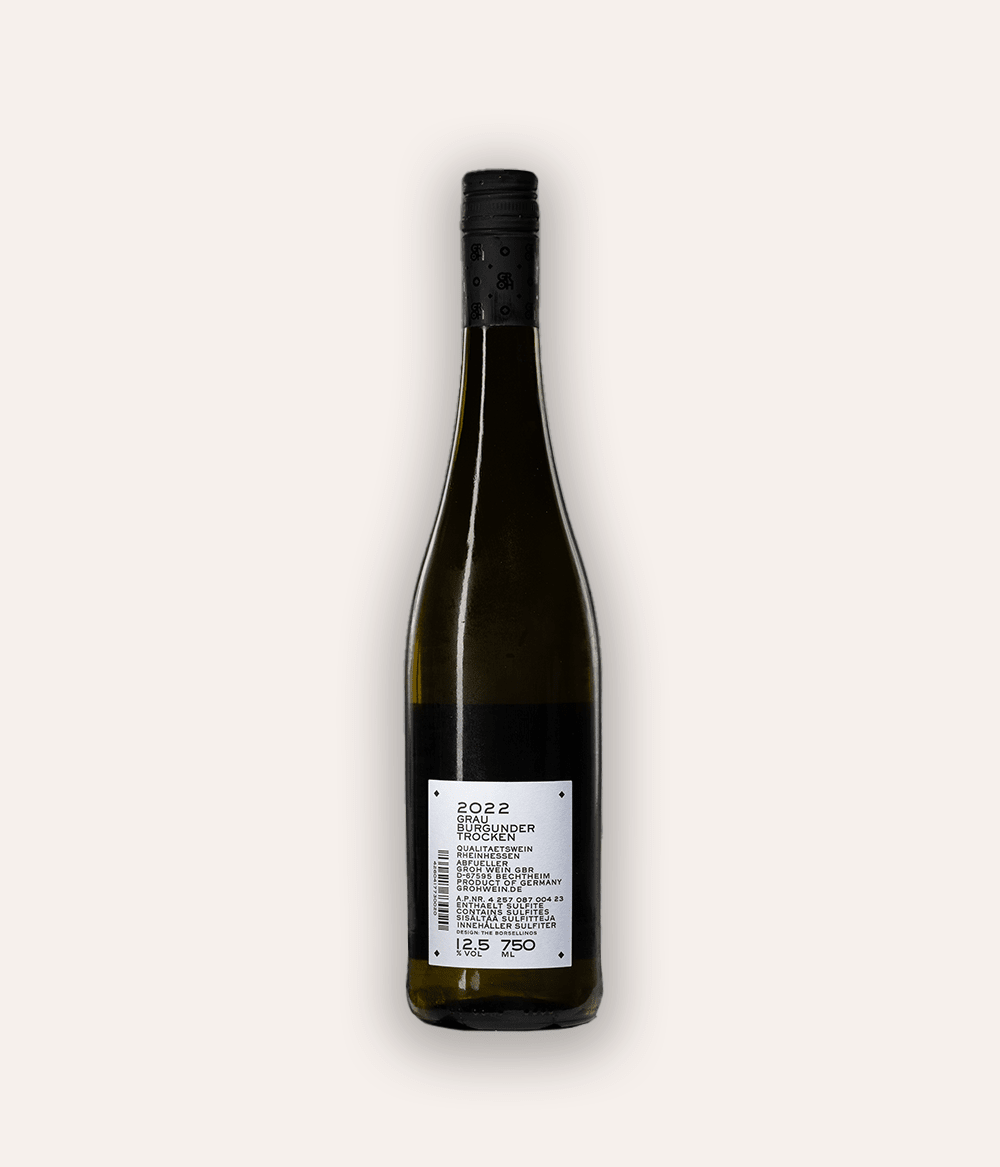 Rückseite der Weinflasche Groh – Grauburgunder 2022 – grüne Flasche mit schwarzer Schraubkapsel, minimalistisches weißes Rücketikett mit Jahr und Weinsorte