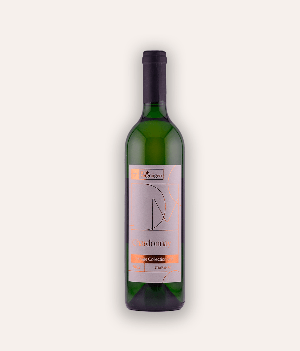 Weinflasche Trinkvergnügen Privatkollektion Steiermark – Chardonnay 2005 – österreichische Privatkollektion Flasche mit weinroter Schraubkapsel, goldenes ornamentales Etikett