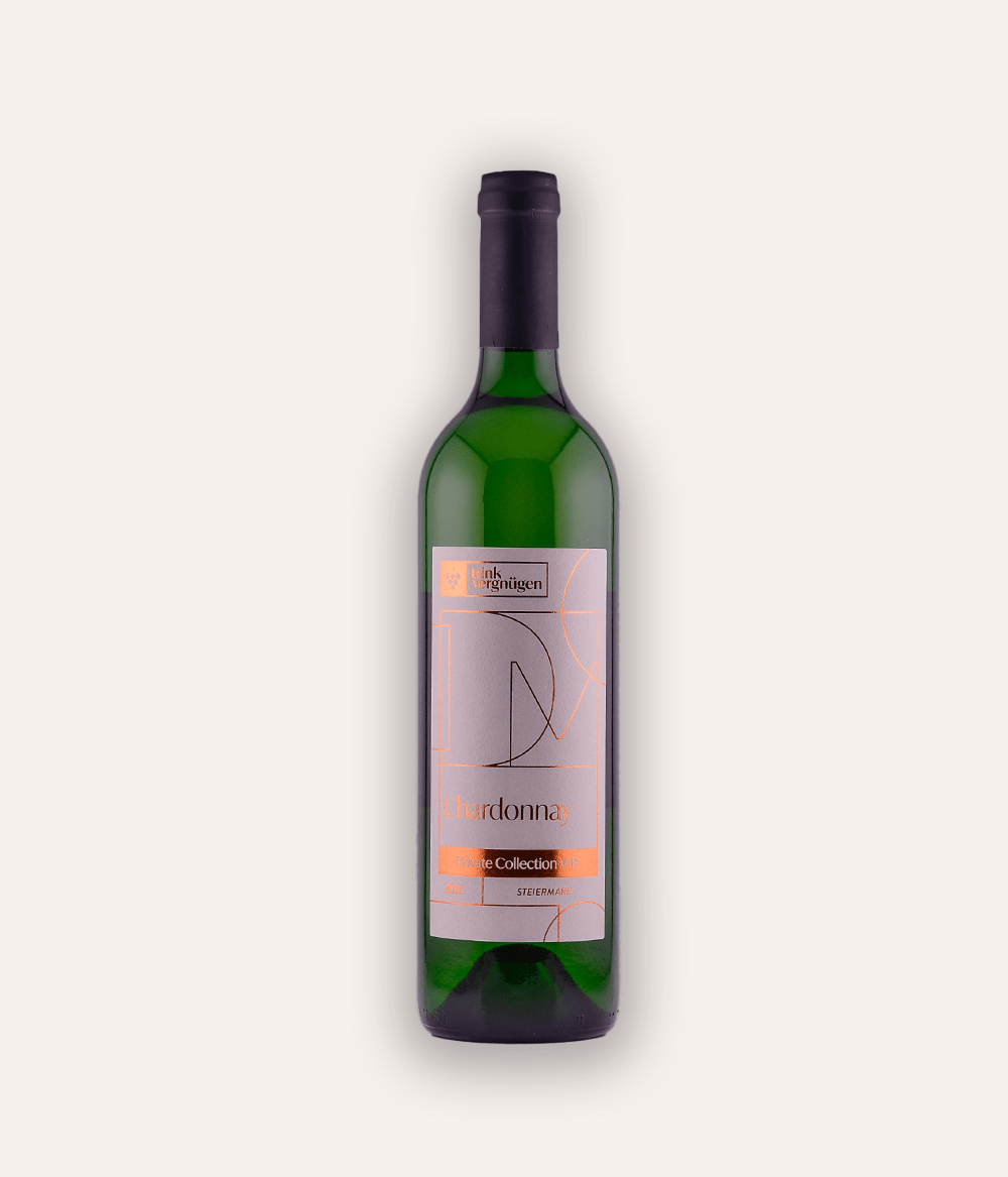 Weinflasche Trinkvergnügen Privatkollektion Steiermark – Chardonnay 2011 – österreichische Privatkollektion Flasche mit weinroter Schraubkapsel, goldenes ornamentales Etikett