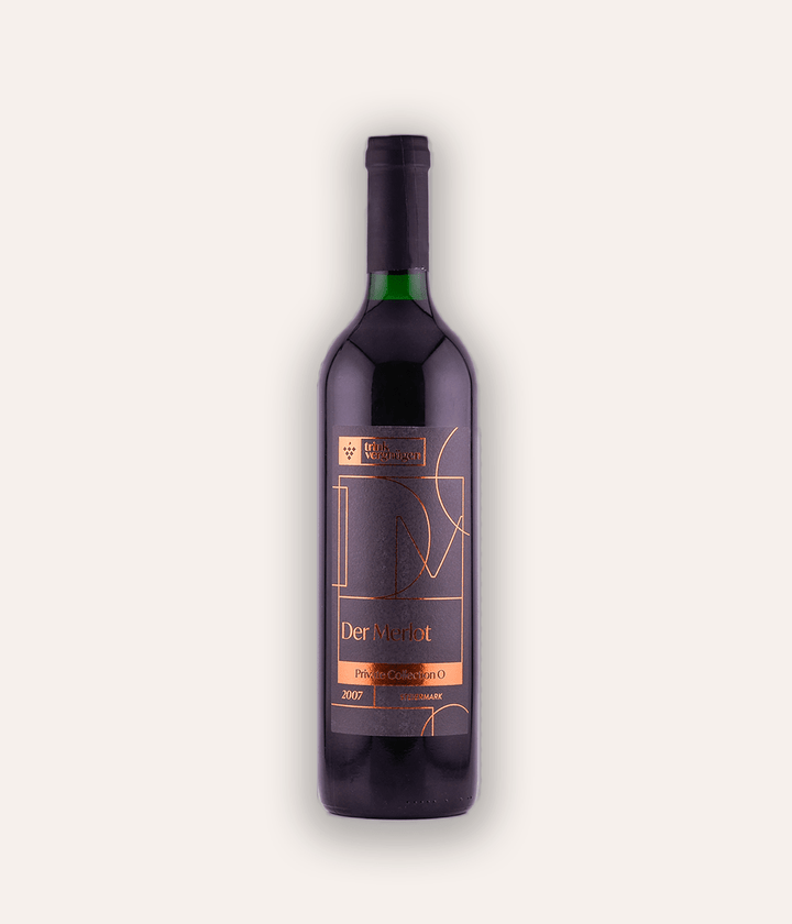 Weinflasche Trinkvergnügen Privatkollektion Steiermark – Merlot 2007 – österreichische Privatkollektion Flasche mit weinroter Schraubkapsel, goldenes ornamentales Etikett