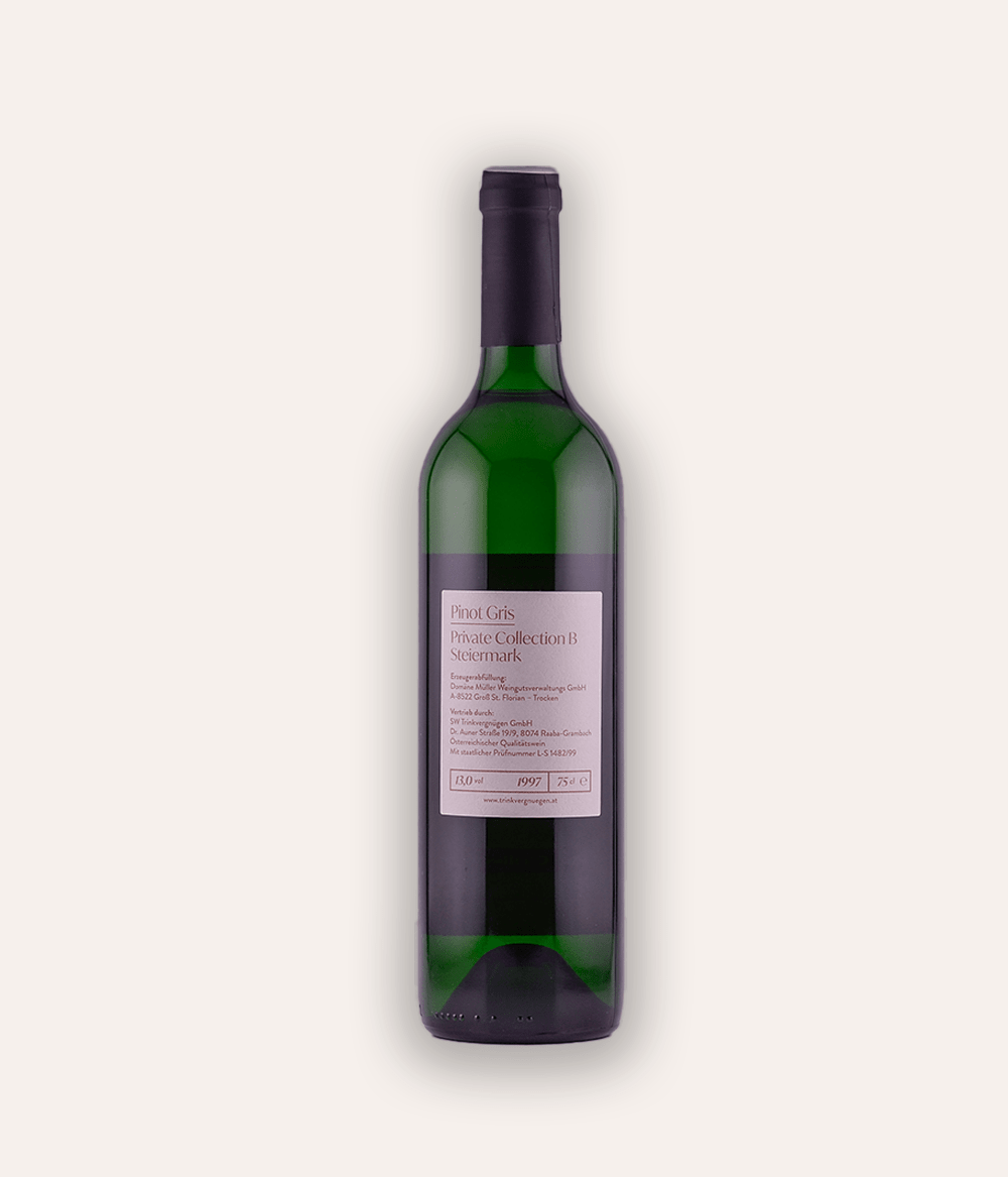Rückseite der Weinflasche Trinkvergnügen Privatkollektion Steiermark – Pinot Gris Reserve 1997 – österreichische Privatkollektion Flasche mit weinroter Schraubkapsel, goldenes ornamentales Etikett