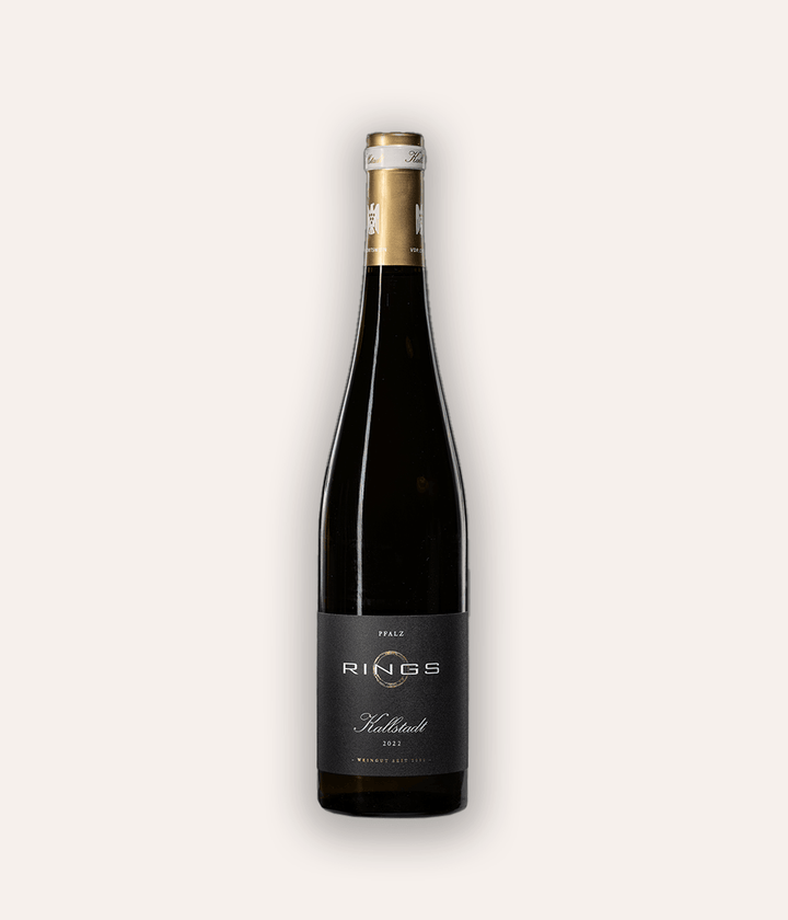 Weinflasche Rings – Riesling Kallstadt VDP.Ortswein 2022 – Pfalz-Flasche mit goldener VDP-Schraubkapsel, dunkles Rücketikett mit Pfalz und Weinsorte, Bio-zertifiziert