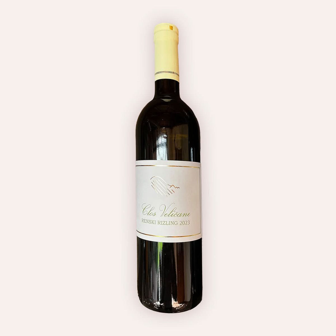 Eine 750 ml Flasche Renski Rizling semi-dry 2023vom Winzer Clos Veličane aus der Štajerska Slovenija in Slowenien.