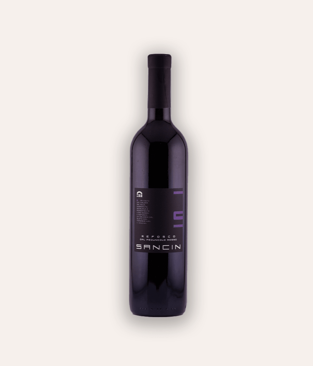 Weinflasche Sancin – IGT Refosco 2021 – dunkle Flasche mit schwarzer Kapsel, dunkles Etikett mit SANCIN Aufschrift