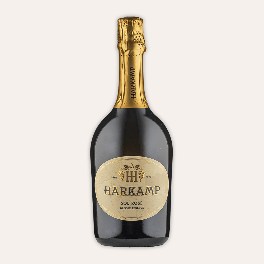Weinflasche Harkamp – SOL Rosé 2016 Große Reserve Demeter – dunkle Schaumweinflasche mit goldfarbener Foilkapsel, ovales goldenes HARKAMP Etikett mit Weinname und Demeter-Zertifizierung