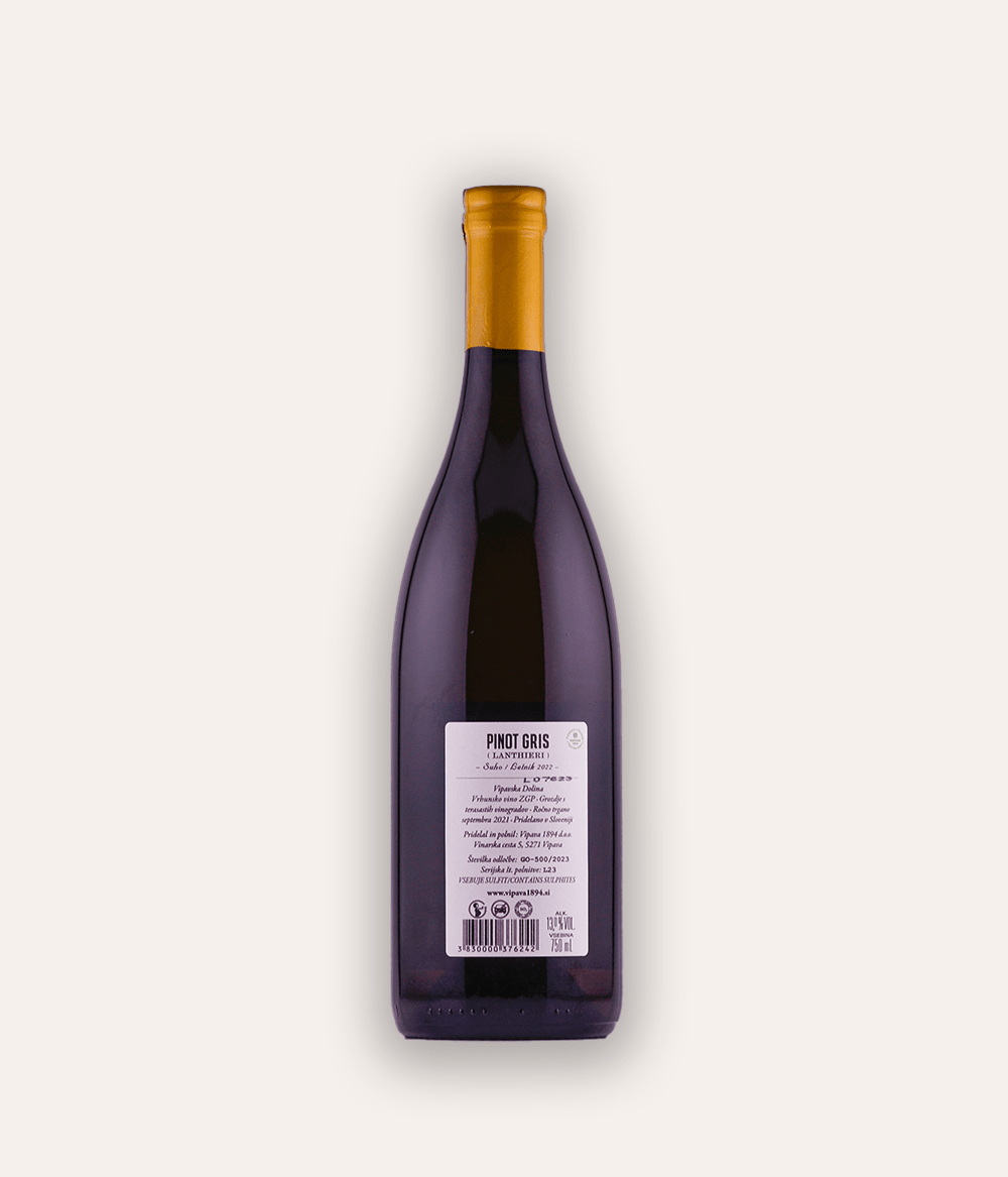 Weinflasche Vipava 1896 – Pinot Gris Lanthieri 2022 – klare Flasche mit orangefarbener Schraubkapsel, hellfarbenes Etikett mit großer VIPAVA 1894 Aufschrift und Weinsorte Slovenija