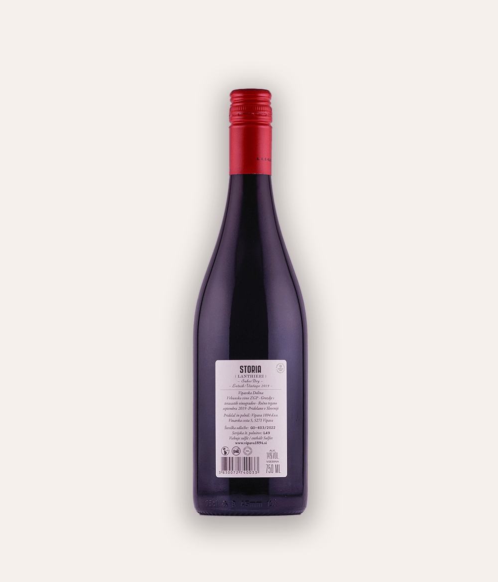 Weinflasche Vipava 1896 – Storia Lanthieri 2019 – klare Flasche mit orangefarbener Schraubkapsel, hellfarbenes Etikett mit großer VIPAVA 1894 Aufschrift und Weinsorte Slovenija